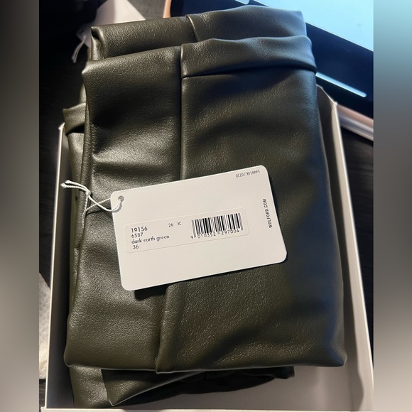 WOLFORD ESTELLA LEGGINGS - FAUX LEATHER
Dark Earth Green EU 36/ US 6 - Picture 5 of 6